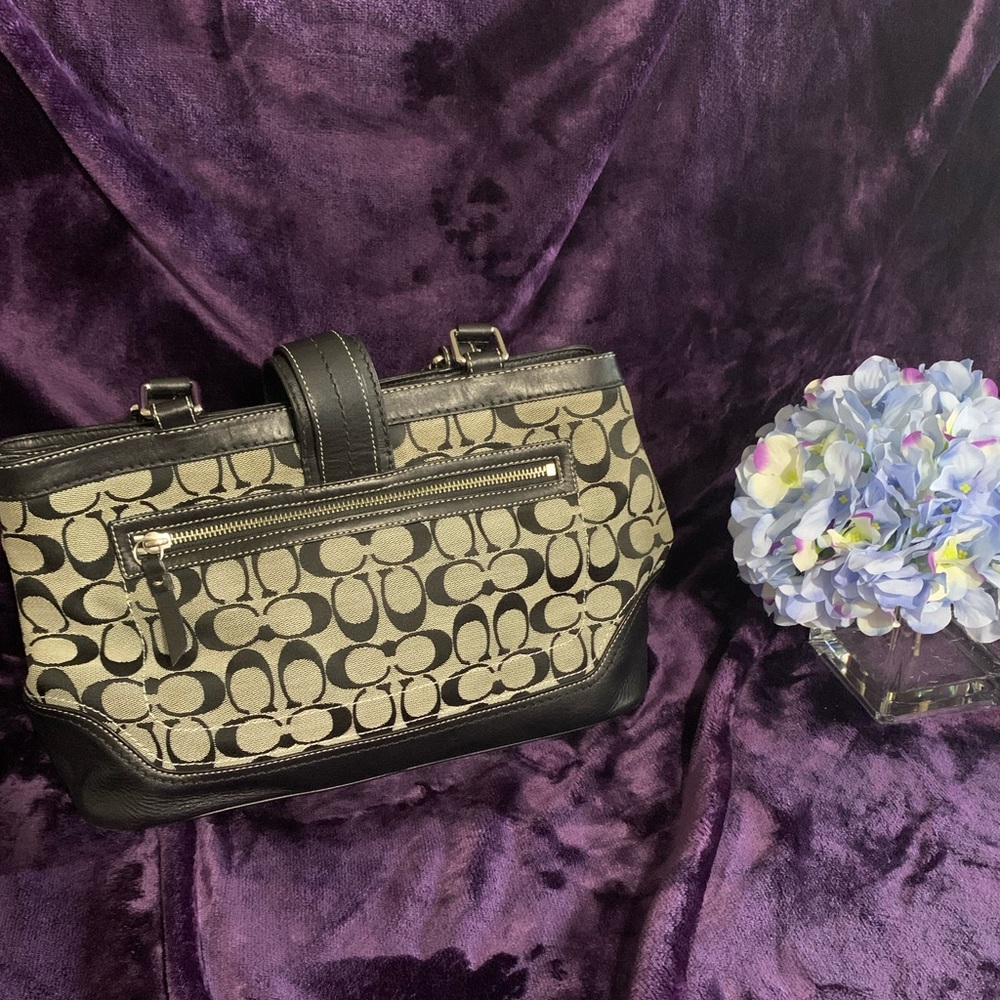 Coach Satchel signature bag - Picture 2 of 5